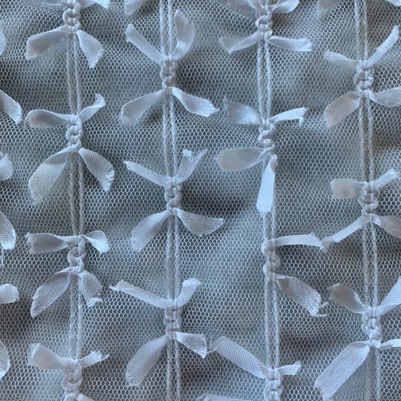 Ann Taylor white blouse. Bow details. - Picture 3 of 9